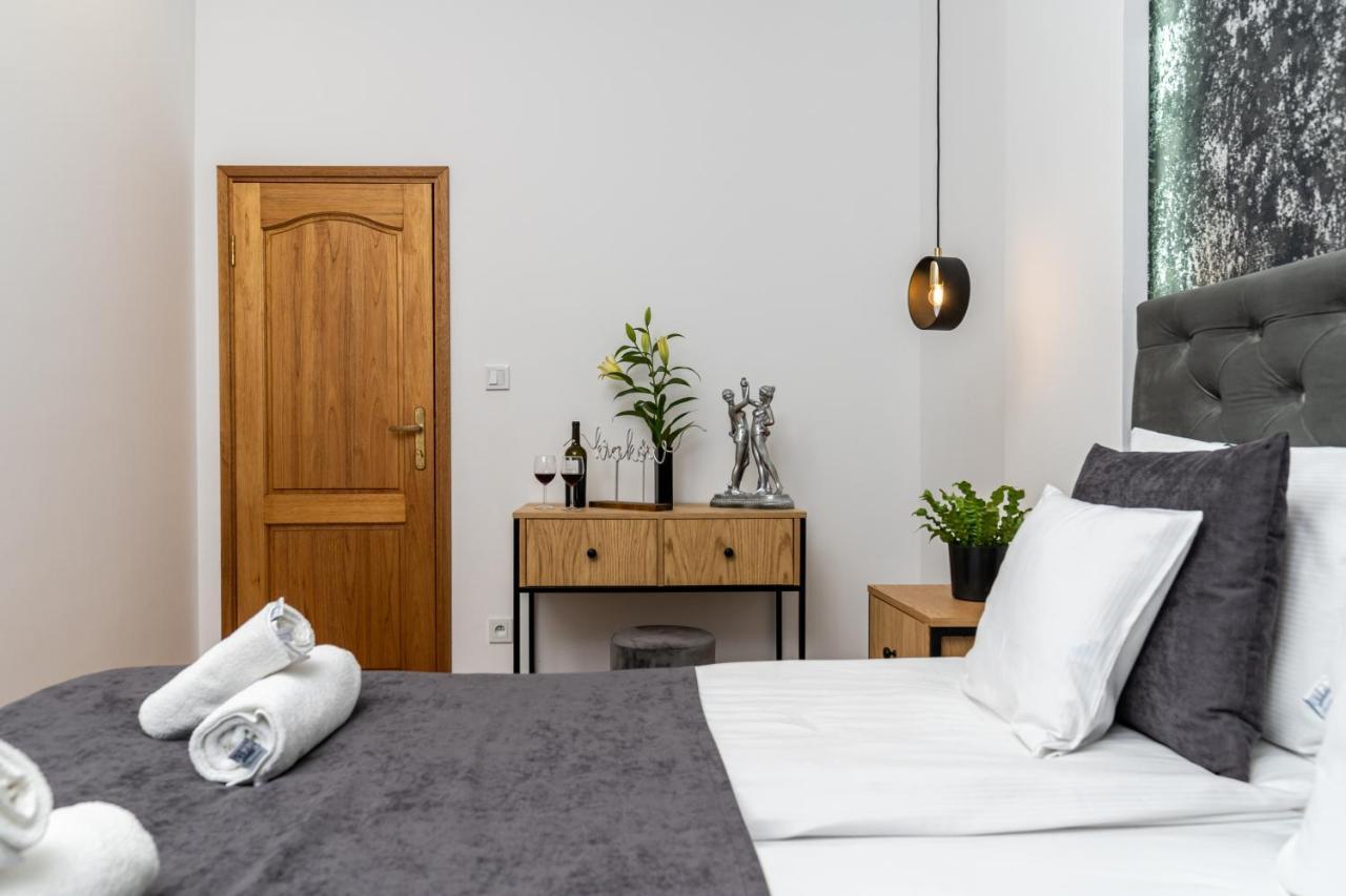 Beautiful Cracow Apartments By Cozyplace Krakow Exterior photo