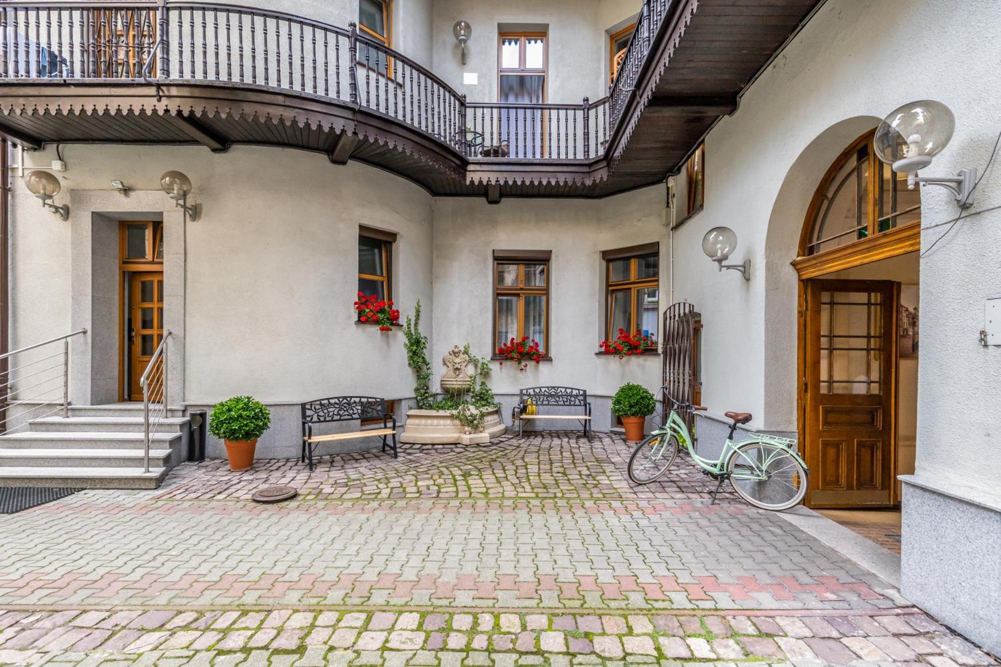 Beautiful Cracow Apartments By Cozyplace Krakow Exterior photo